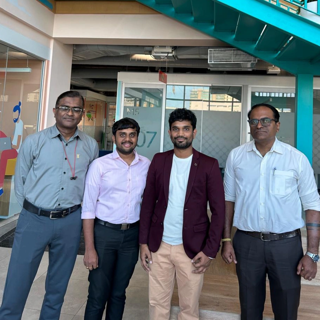 About features scroll big image